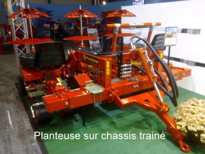 Planteuse sur châssis trainé Checchi & Magli