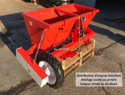 Distributeur d'engrais bouchon